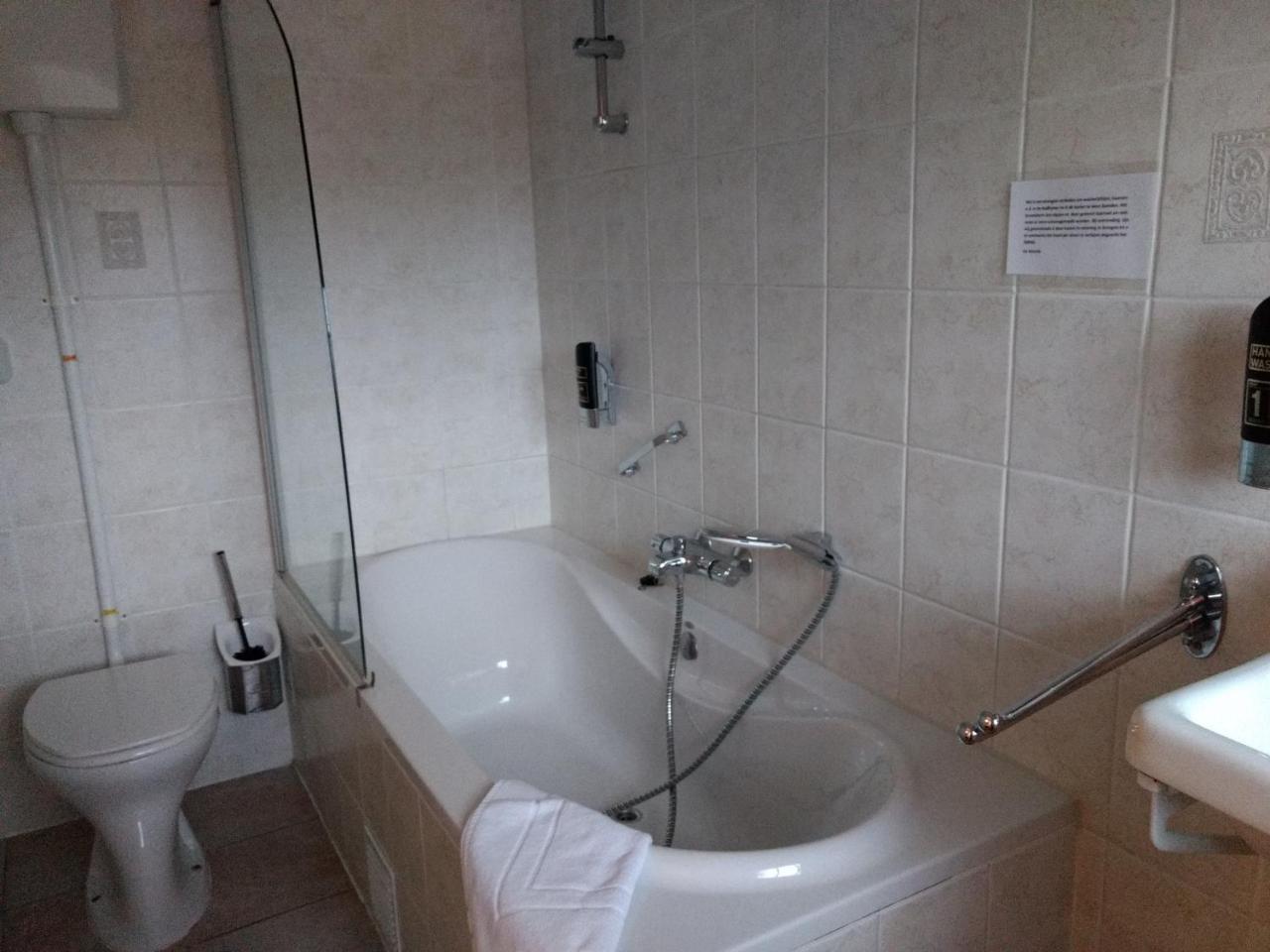 B&B-Hotel De Joremeinshoeve Kaatsheuvel Ngoại thất bức ảnh